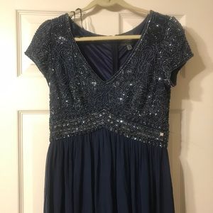 Navy blue beaded cap sleeve formal gown 💙